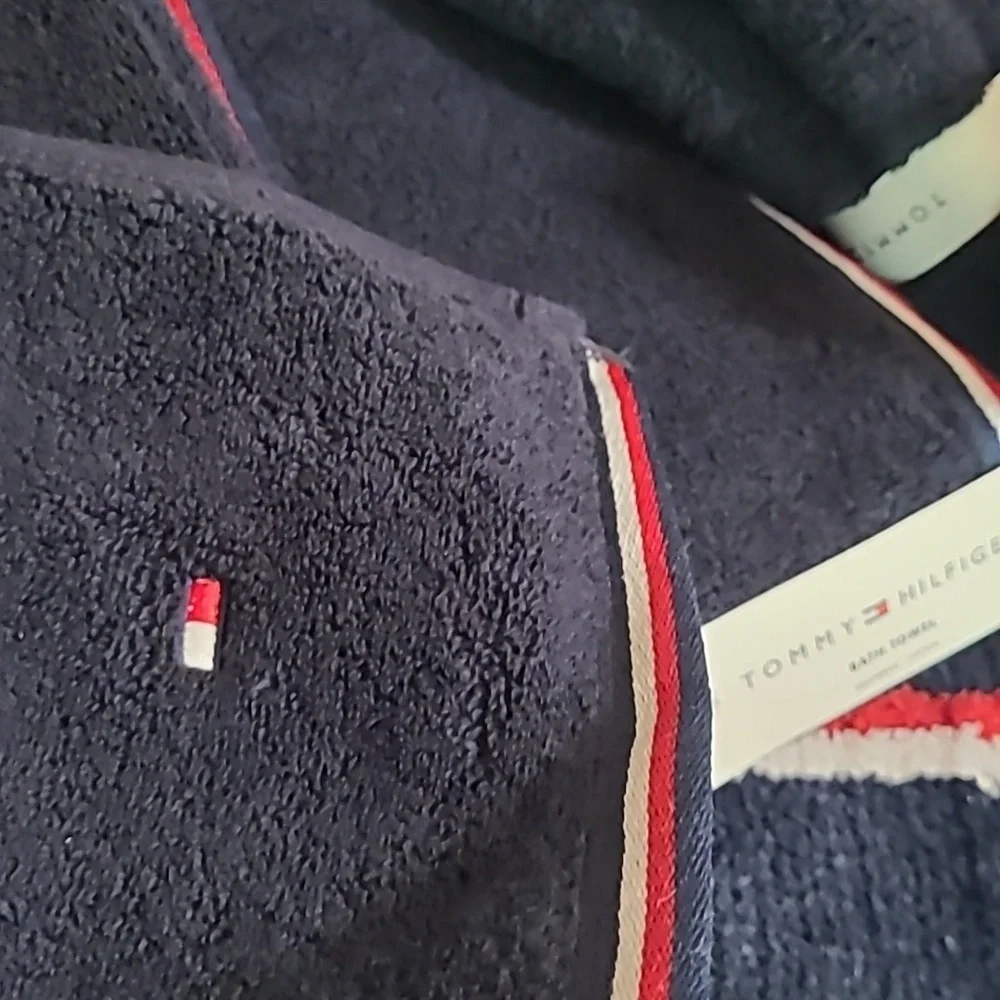 Tommy Hilfiger Bath Towel Set